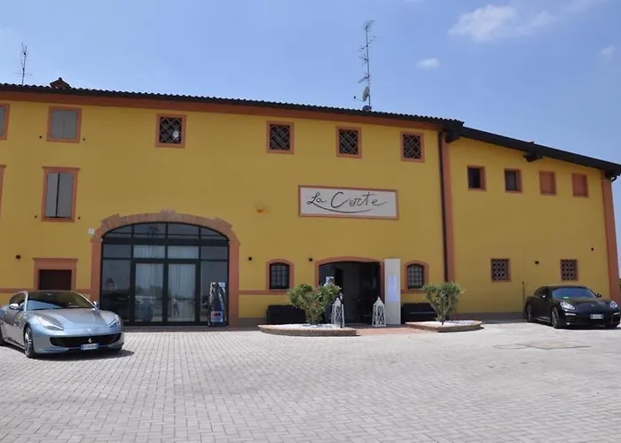 La Corte Country Πανσιόν 4*