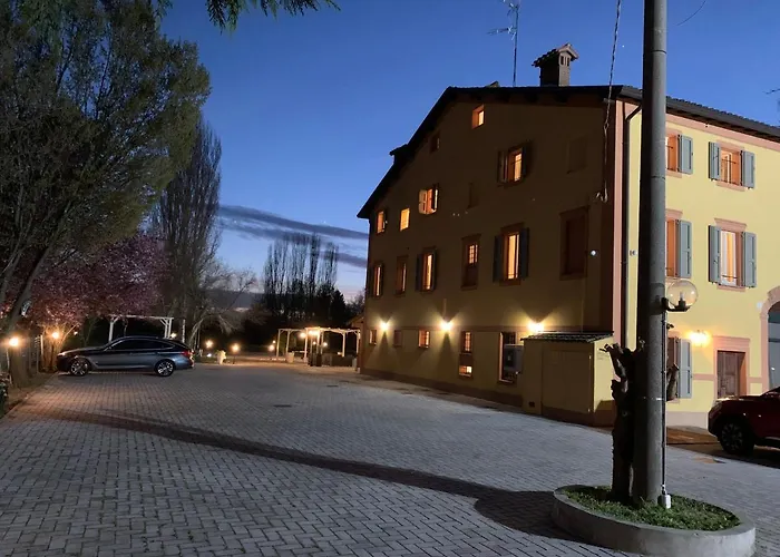 Πανσιόν La Corte Country 4*